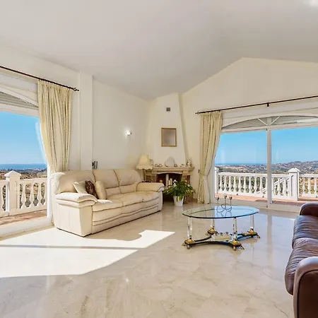 Christina, Luxury Near Mijas-pueblo Couette-café *