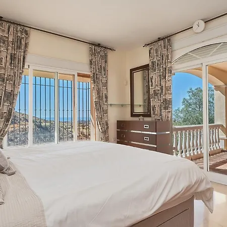 Couette-café Christina, Luxury Near Mijas-pueblo Mijas