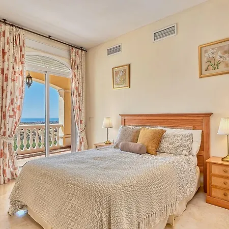 Christina, Luxury Near Mijas-pueblo Couette-café