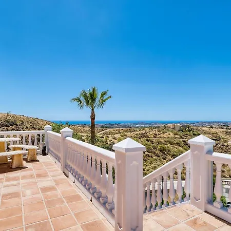 Bed and breakfast Christina, Luxury Near Mijas-pueblo *